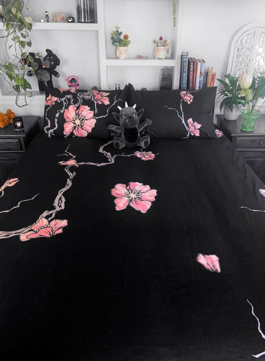 Accessories * | Outlet Hells Blankets All Sakura Akumu | Queen Quilt Set