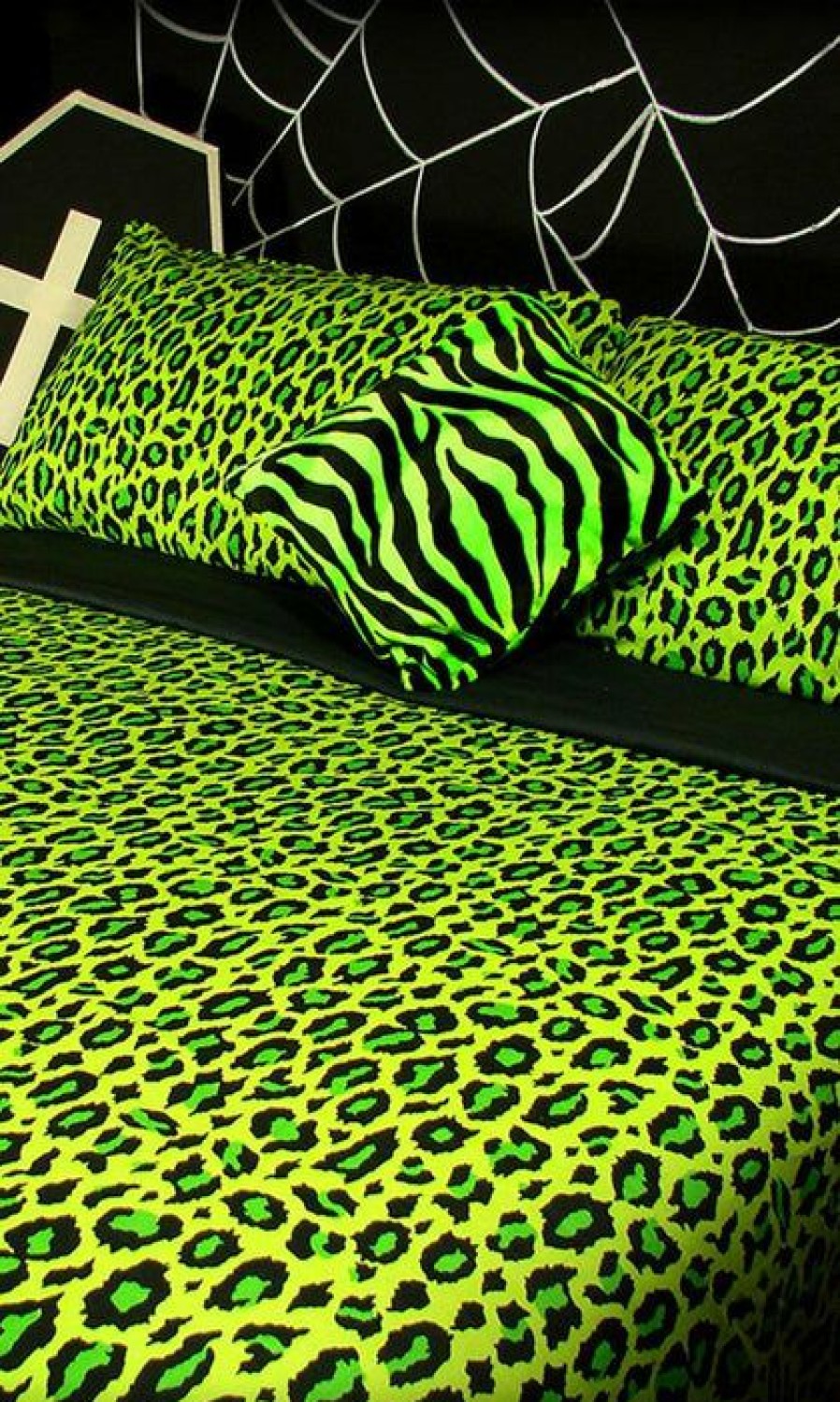 Homewares * | Best Deal Hells Blankets Gothic Homewares Acid Leopard | Queen Quilt Set